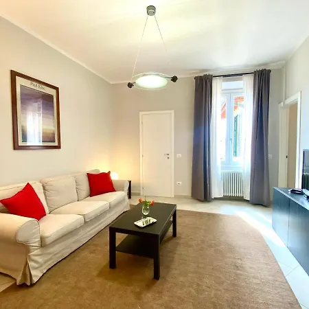 Gioberti Bright 3 Bedroom Apartment Florence